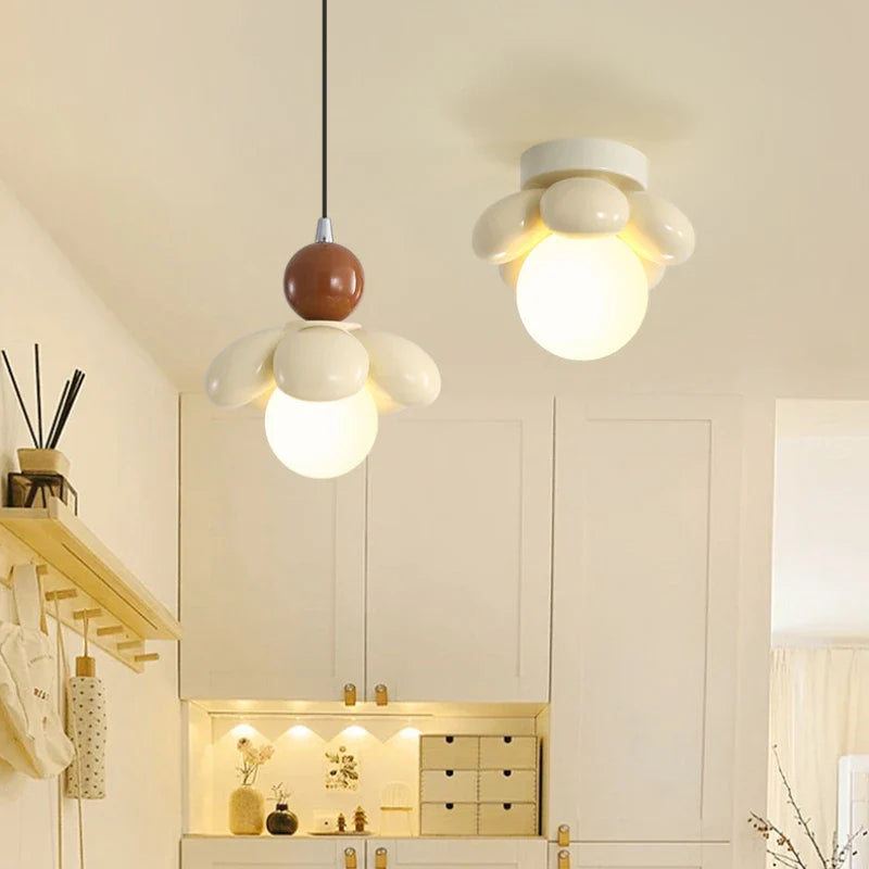 Modern flower-shaped pendant light for restaurants