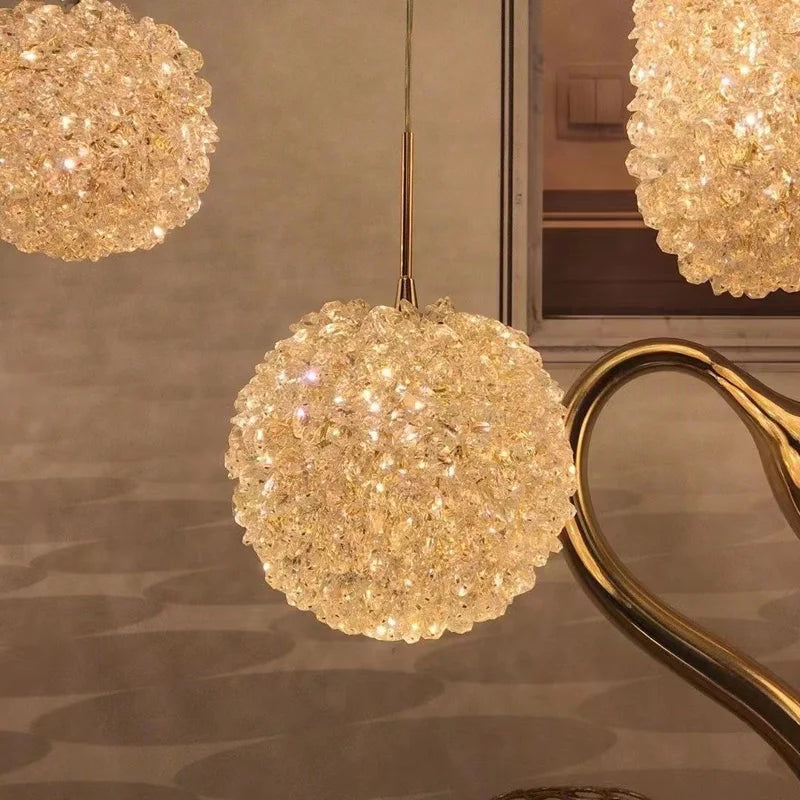 Light LED crystal chandelier for a romantic and elegant ambiance