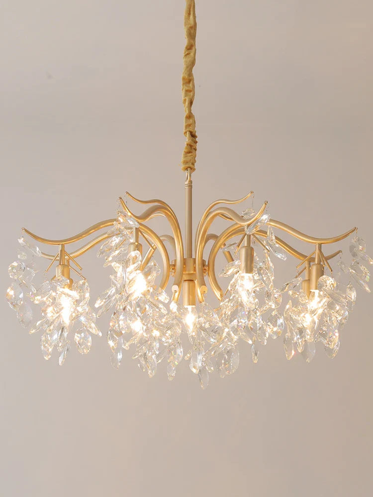 French retro American style crystal chandelier for a romantic ambiance
