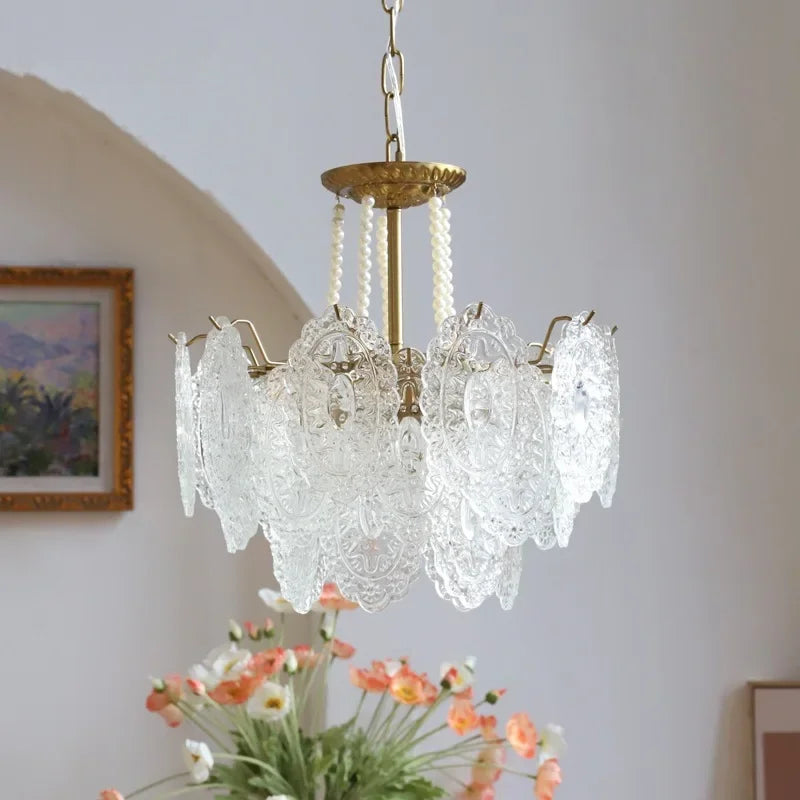 Bright modern chandelier for a refined ambiance