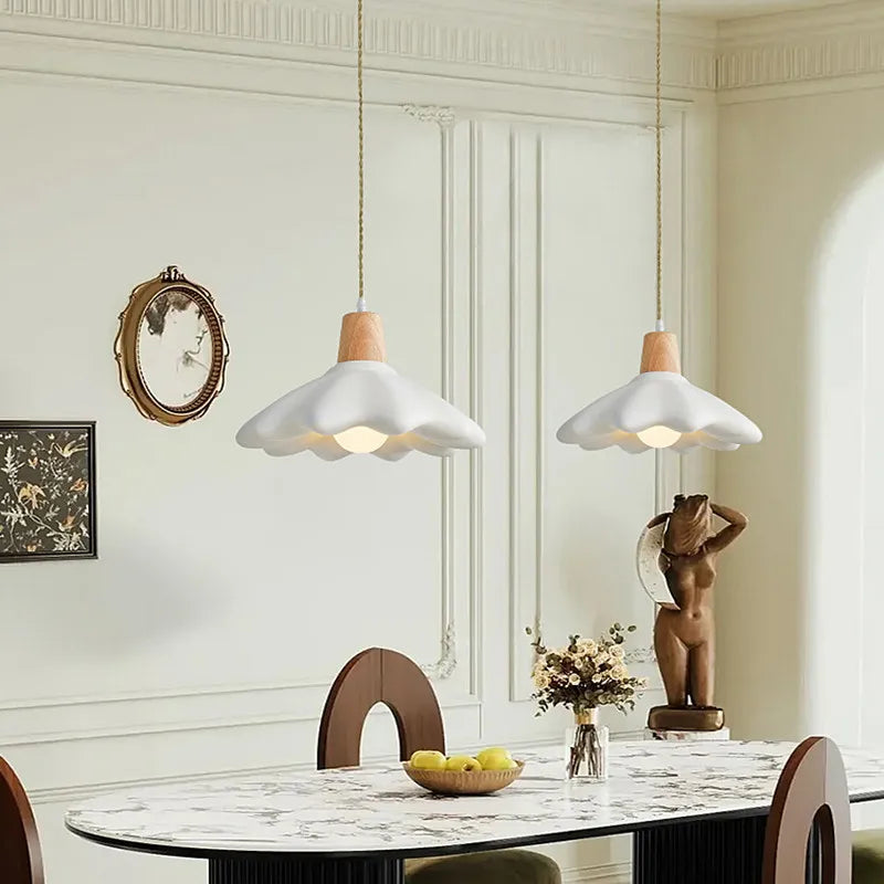 Decorative floral chandelier for an elegant style