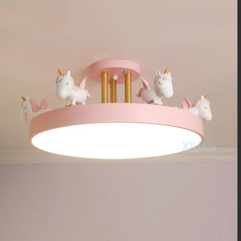 Children's horse-themed chandelier for boys' or girls' bedrooms