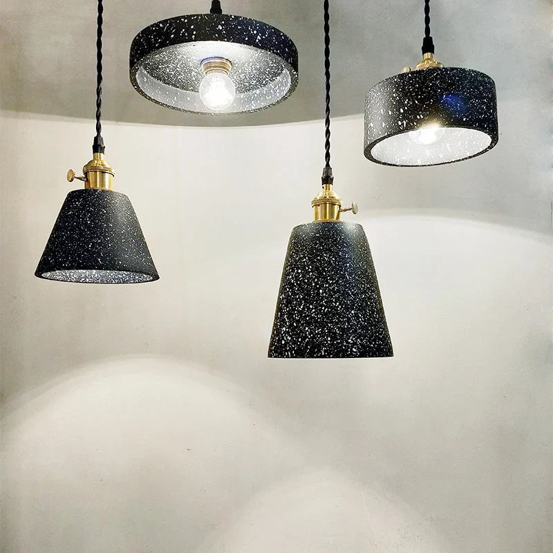 Elegant vintage industrial design pendant light