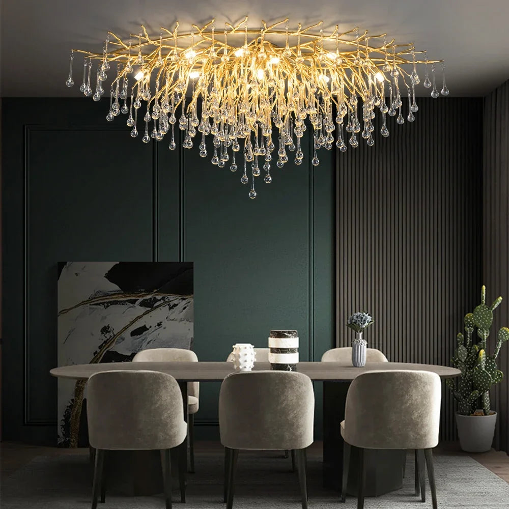 Streamlined Nordic crystal chandelier.