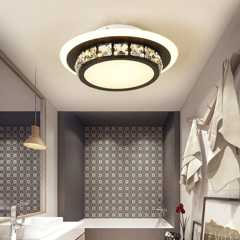 Elegant vertical pendant light
